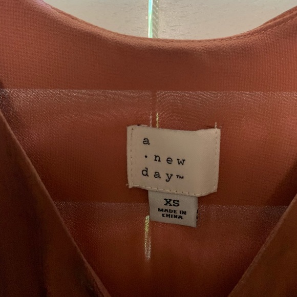 A New Day Crepe Top - Picture 2 of 2